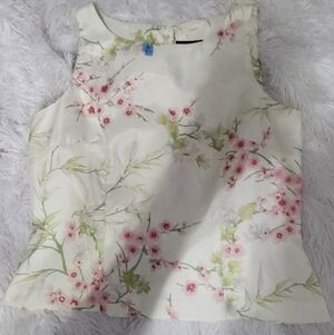 Chic Floral Print Sleeveless Scoop Neck Blouse With 5 Buttons In Back Size 12